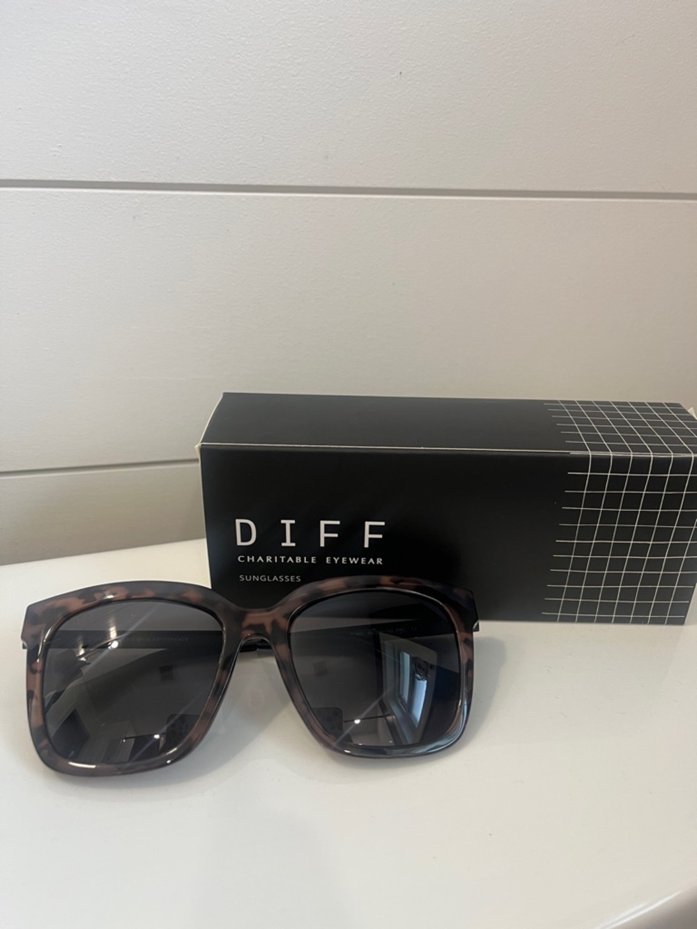 DIFF Hailey Sunglasses in Tortoiseshell